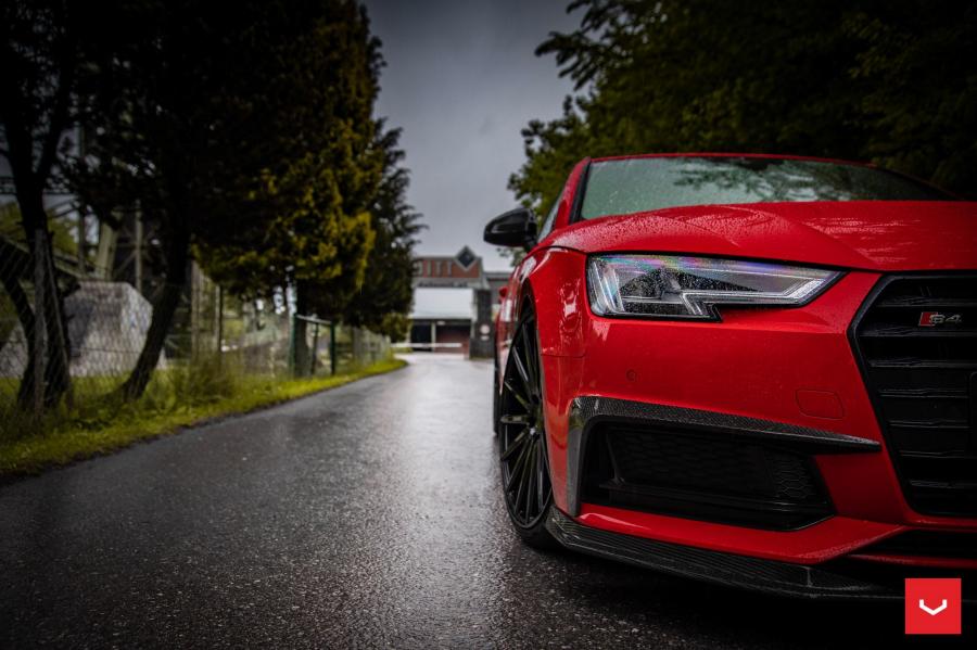 Детали экстерьера Audi S4 Avant on Vossen Wheels (VFS-2) 2019 года  (фото 2 из 37)